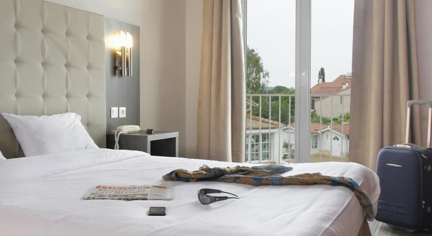 Hotel The Originals Perpignan Sud Le Grillon D'Or Le Boulou Exteriör bild