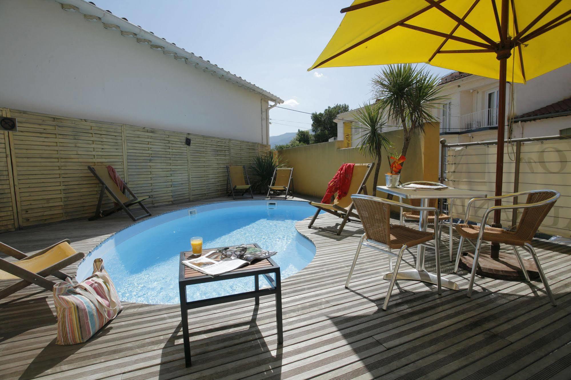 Hotel The Originals Perpignan Sud Le Grillon D'Or Le Boulou Exteriör bild